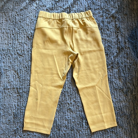 Lululemon On the Fly Cropped Pant - Picture 3 of 4